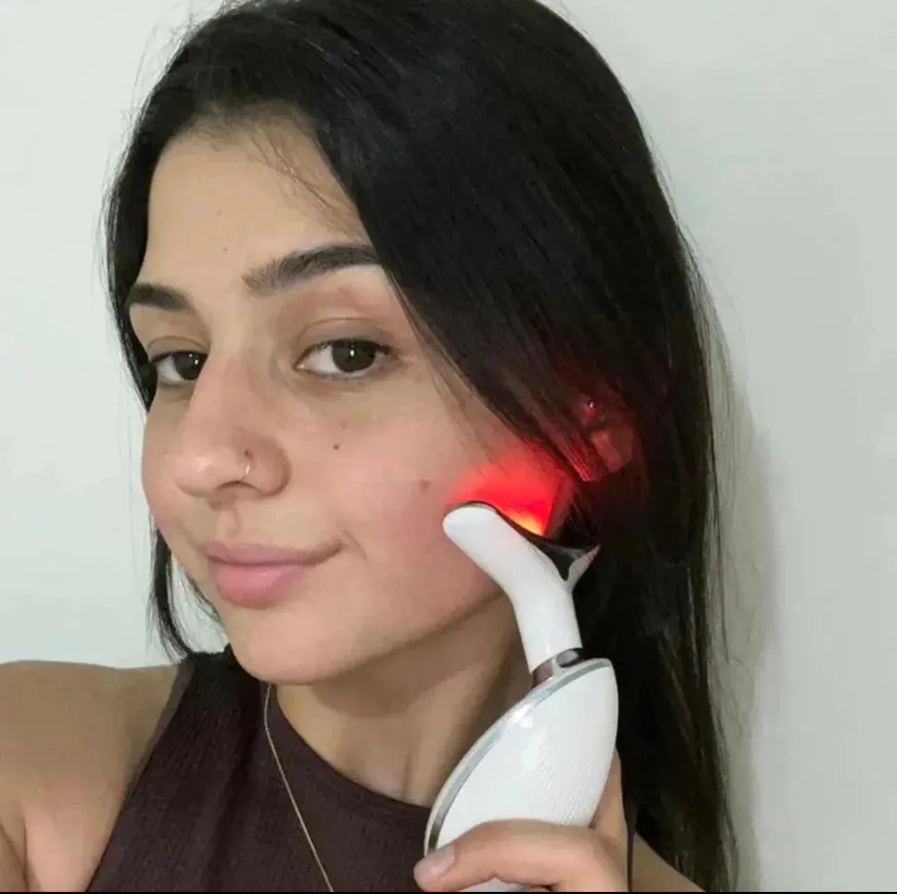 Wavy Chic Beauty Facial Massager: 7-Color Acne & Skin Firming Microcurrent Device for Face & Neck